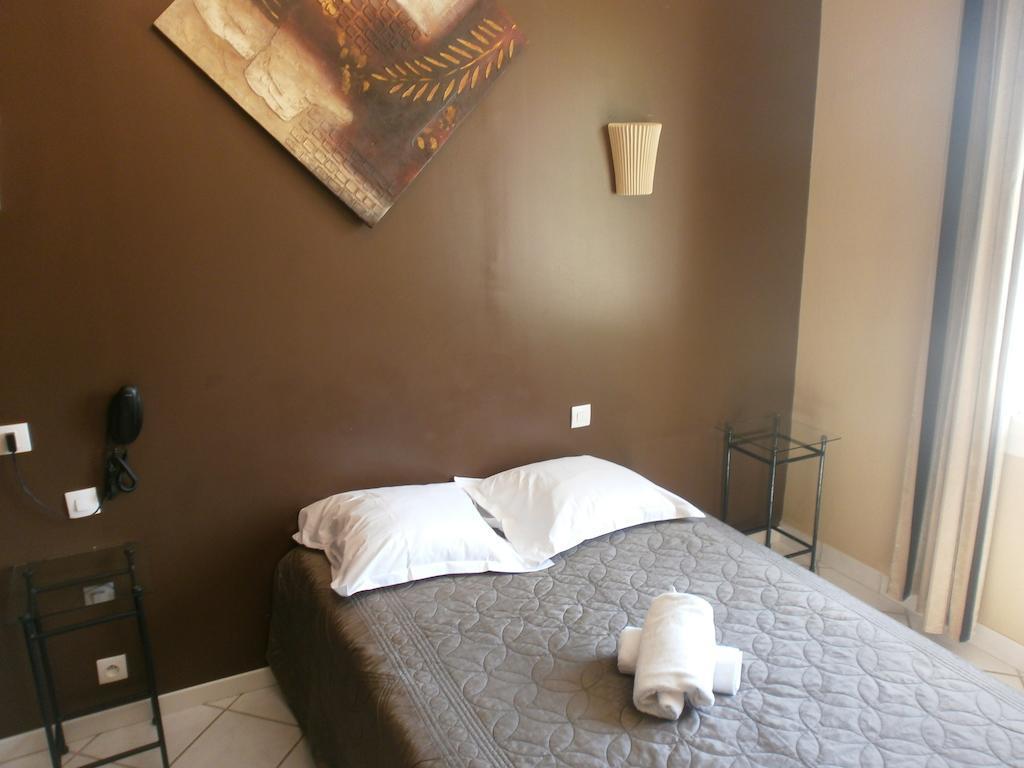 Adonis Sanary Grand Hôtel des Bains Sanary-sur-Mer Exterior foto